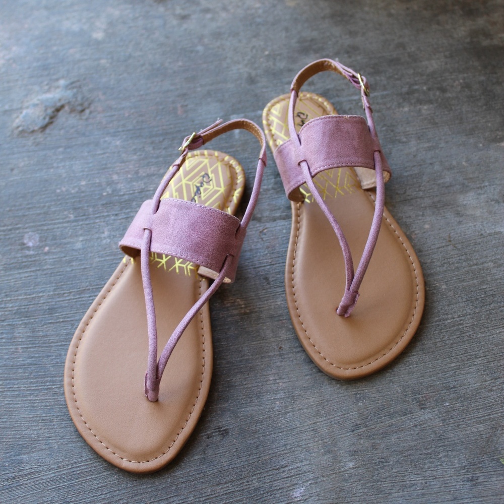 🆕//The April// Lavender vegan suede thong Sandal - Picture 2 of 4